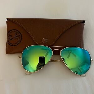 Ray-Ban Aviators Classic with Green Lens